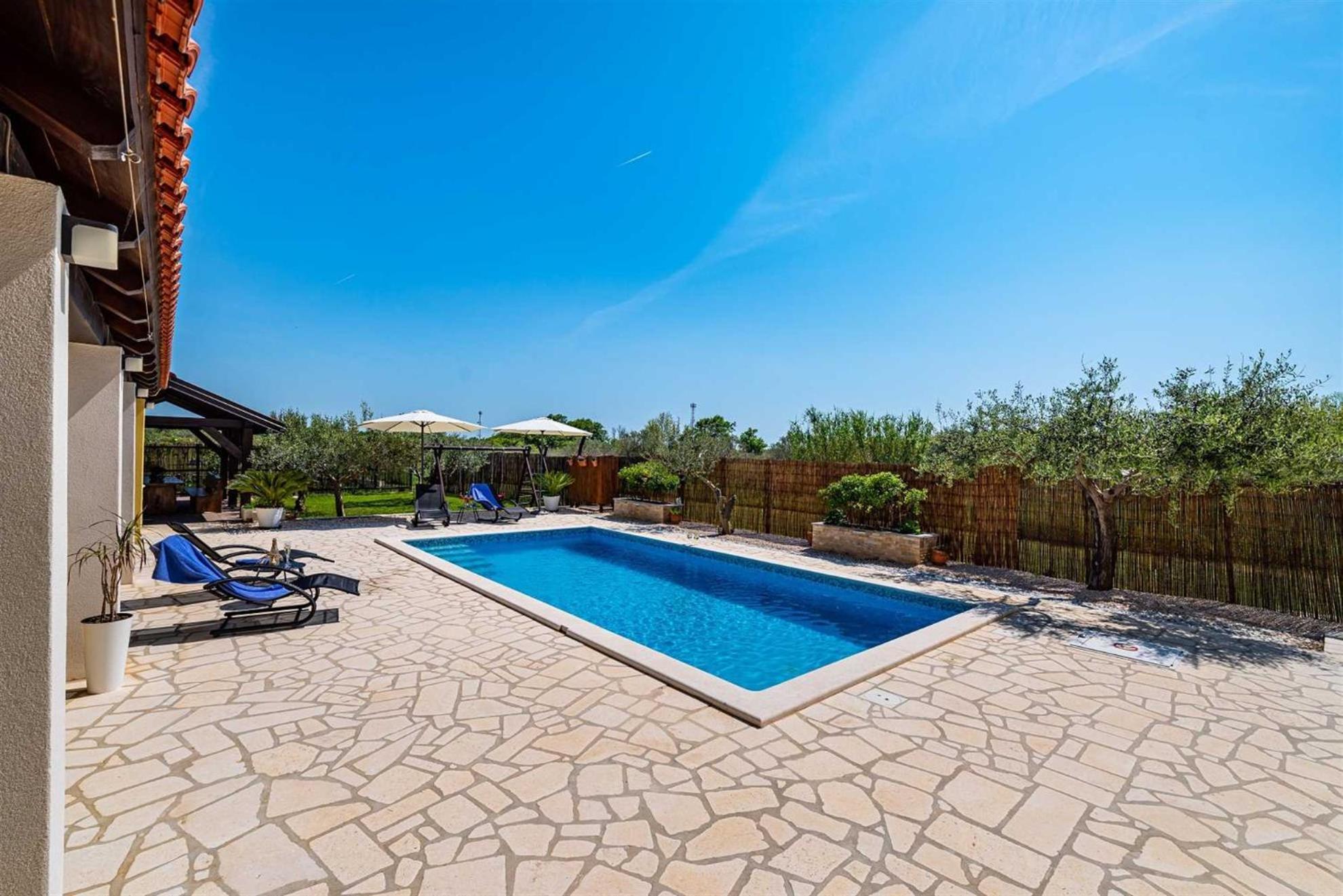פריבלאקה Apartment House Simoni With Pool, Zadar County מראה חיצוני תמונה