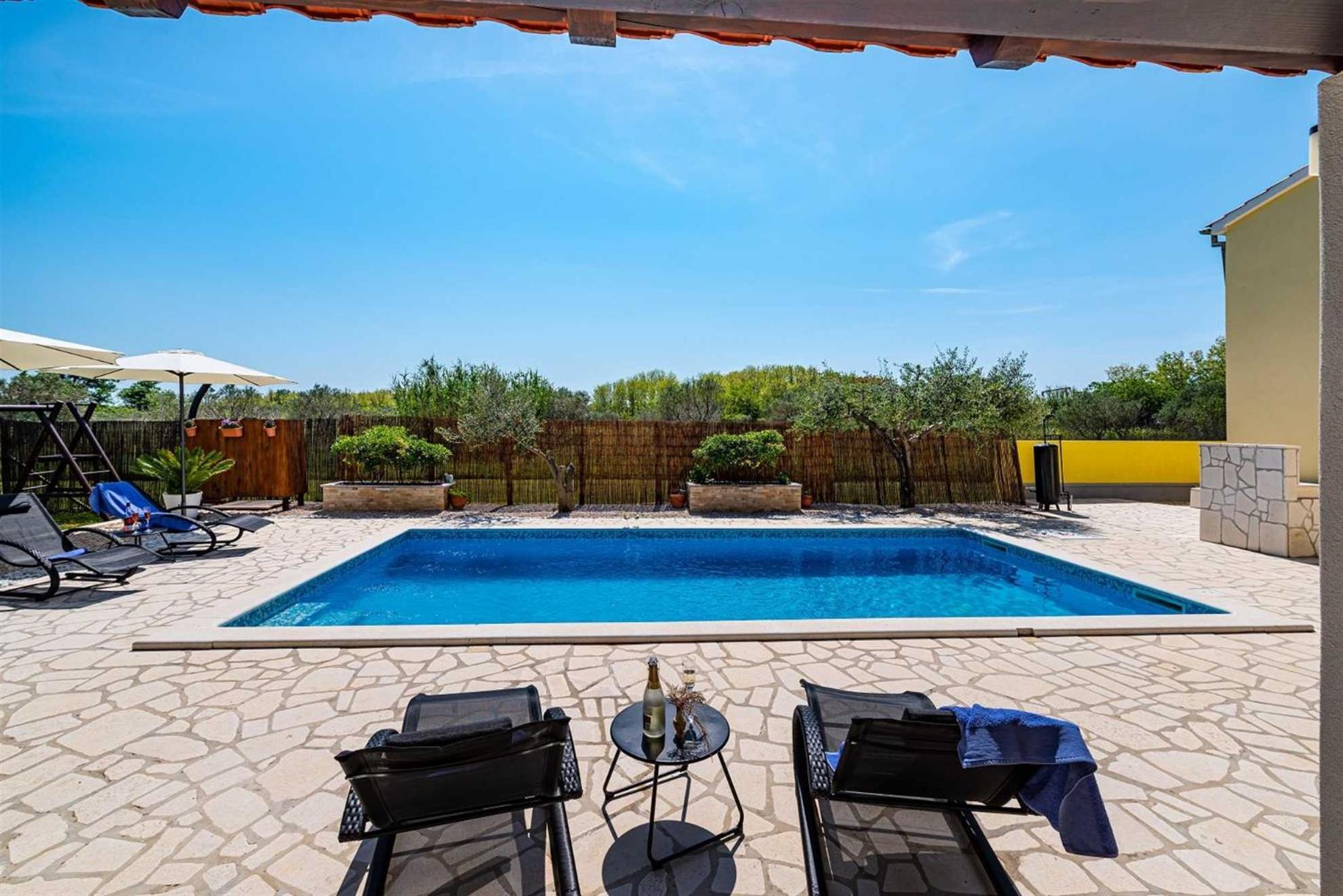 פריבלאקה Apartment House Simoni With Pool, Zadar County מראה חיצוני תמונה