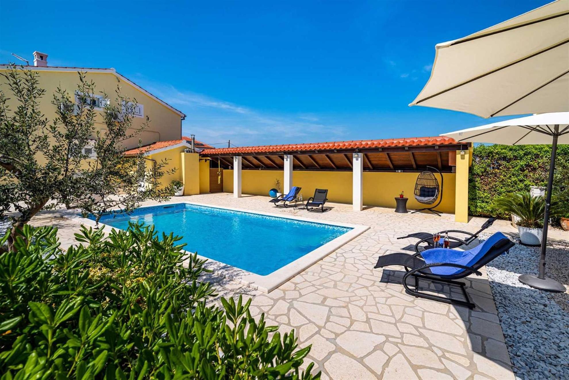 פריבלאקה Apartment House Simoni With Pool, Zadar County מראה חיצוני תמונה