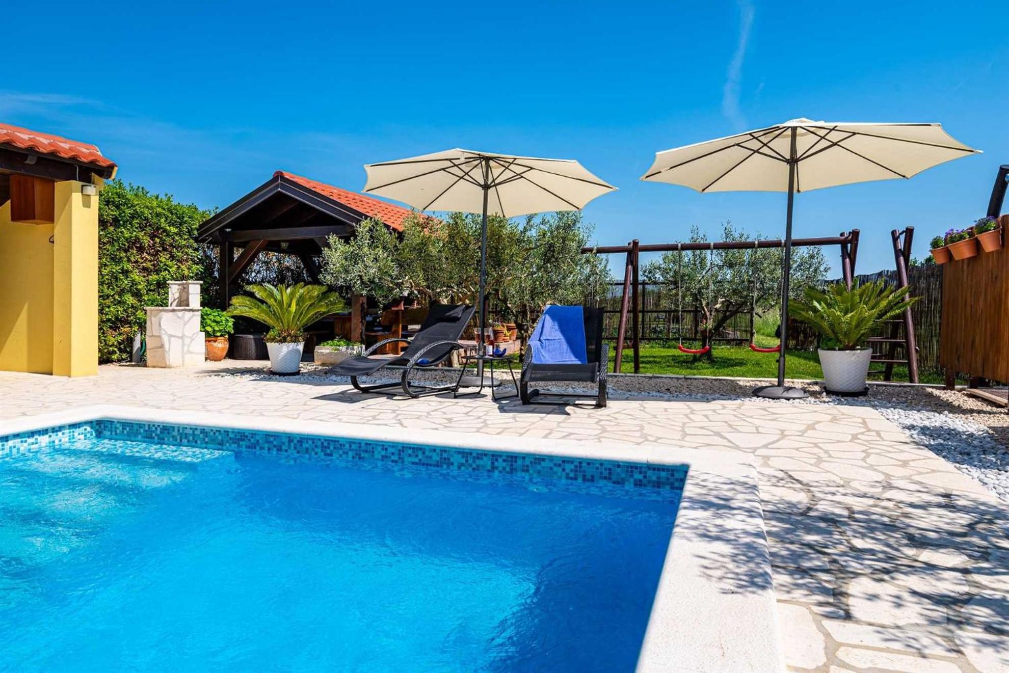 פריבלאקה Apartment House Simoni With Pool, Zadar County מראה חיצוני תמונה