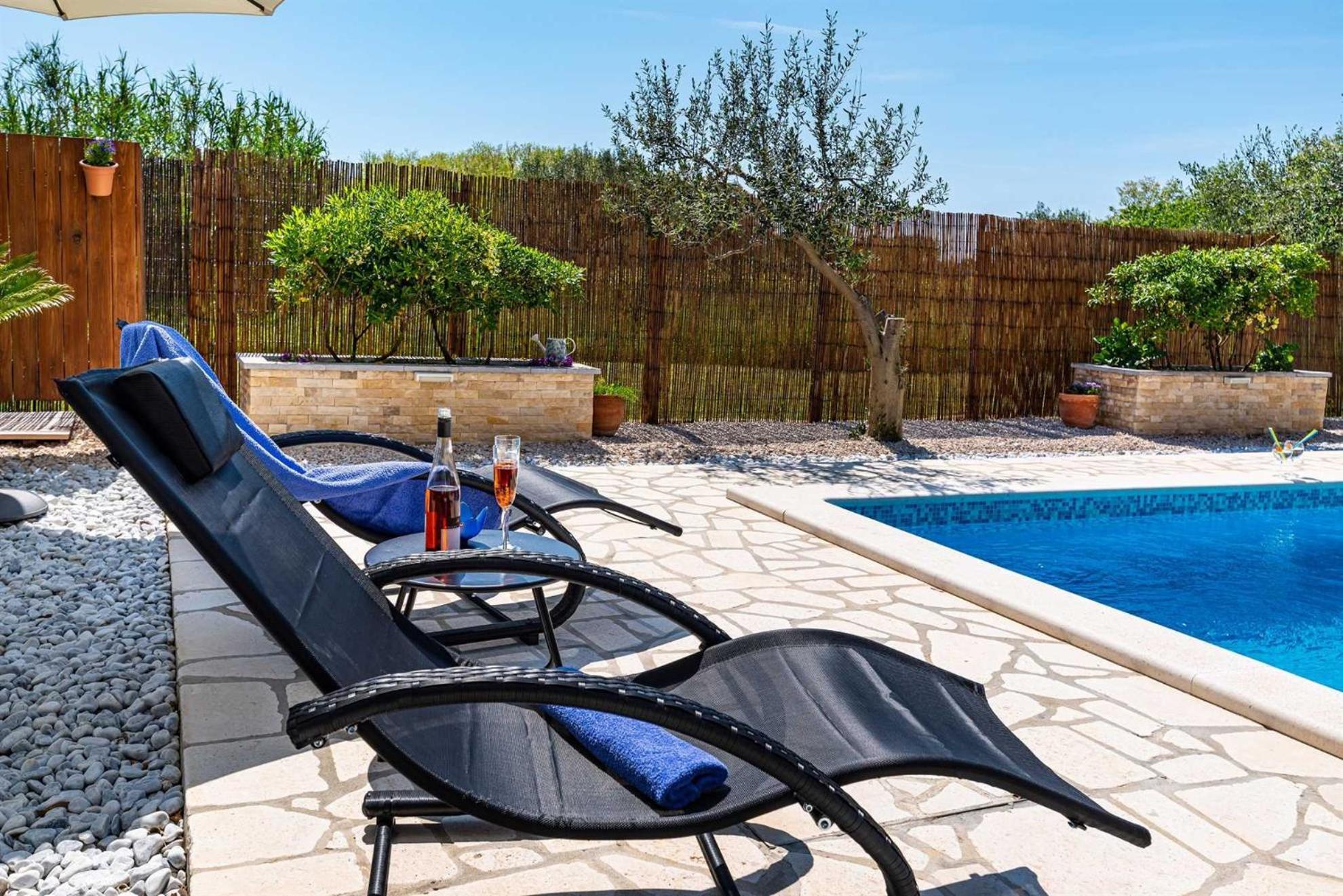פריבלאקה Apartment House Simoni With Pool, Zadar County מראה חיצוני תמונה