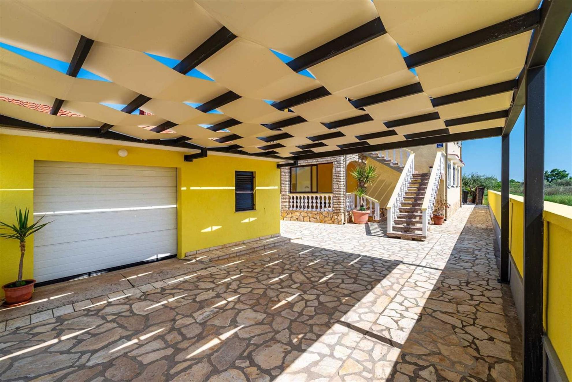 פריבלאקה Apartment House Simoni With Pool, Zadar County מראה חיצוני תמונה