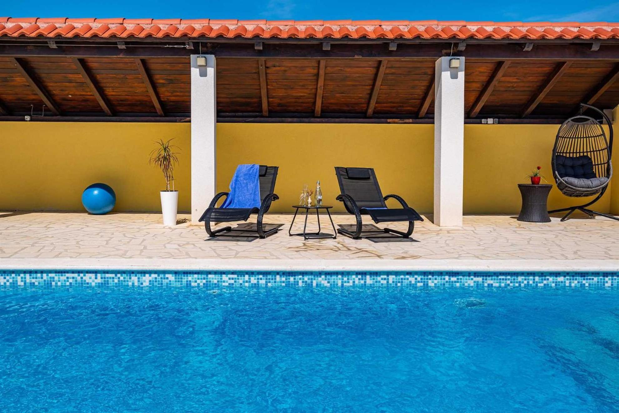פריבלאקה Apartment House Simoni With Pool, Zadar County מראה חיצוני תמונה