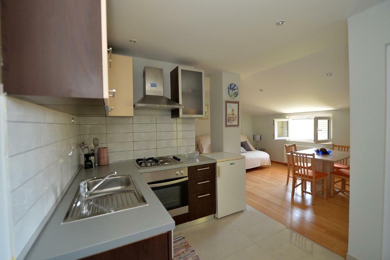 פריבלאקה Apartment House Simoni With Pool, Zadar County מראה חיצוני תמונה