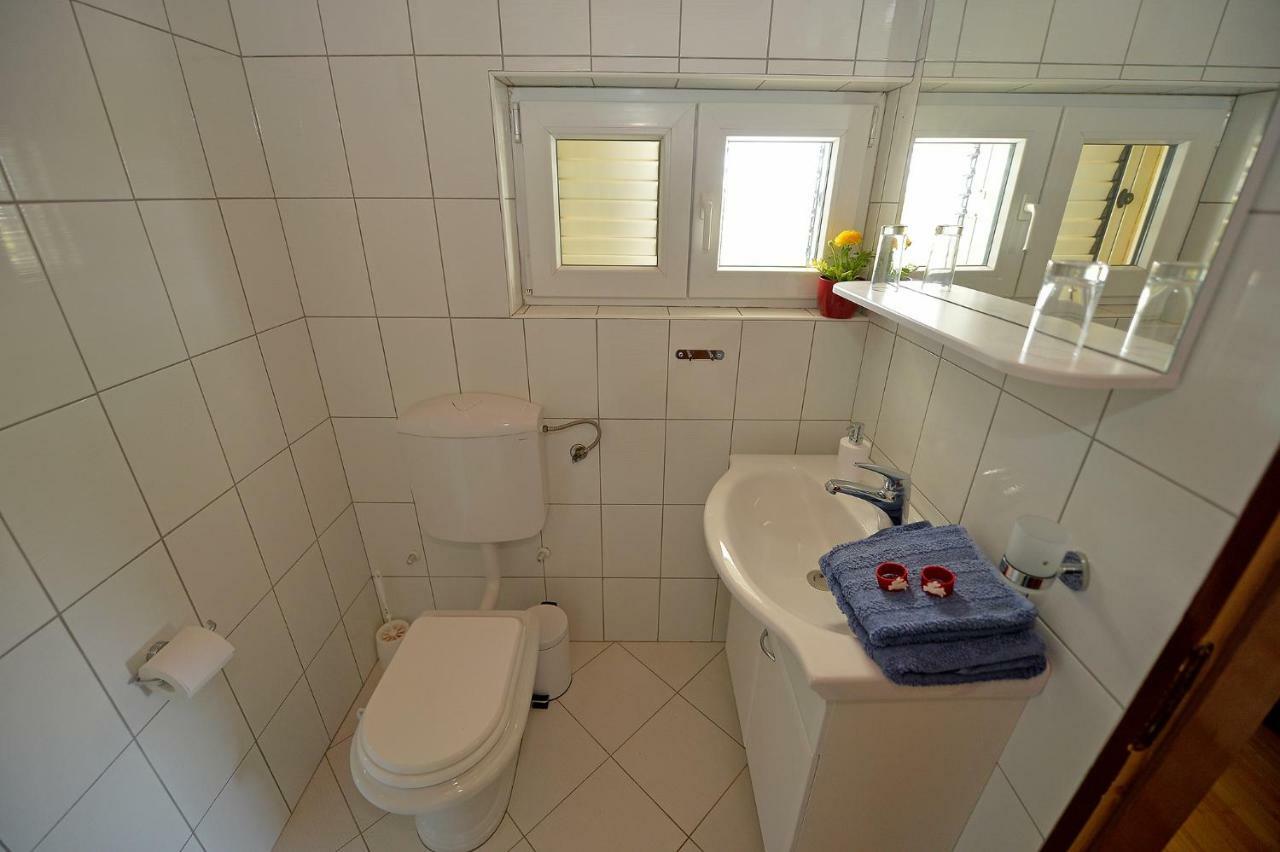 פריבלאקה Apartment House Simoni With Pool, Zadar County מראה חיצוני תמונה