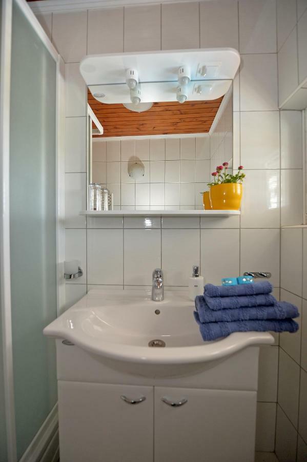 פריבלאקה Apartment House Simoni With Pool, Zadar County מראה חיצוני תמונה