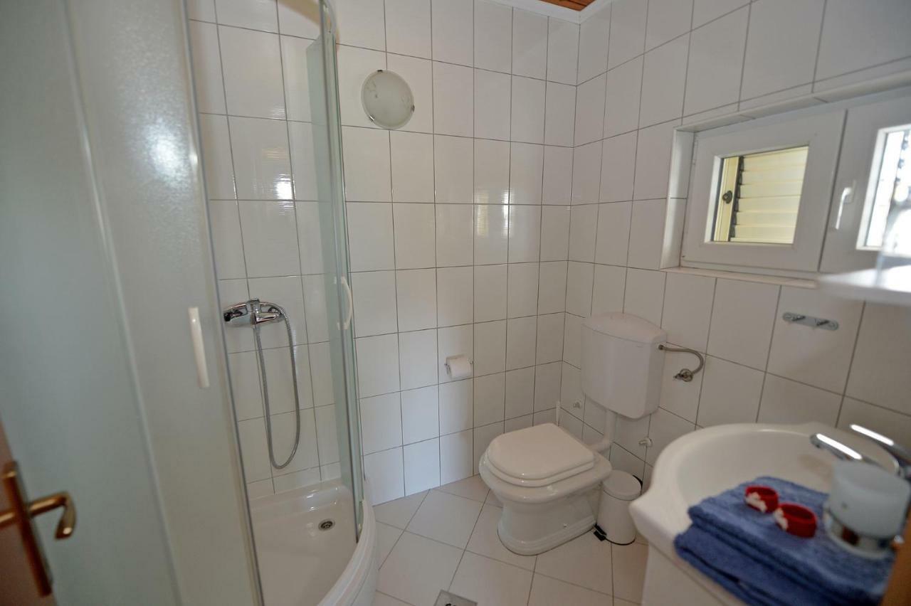 פריבלאקה Apartment House Simoni With Pool, Zadar County מראה חיצוני תמונה