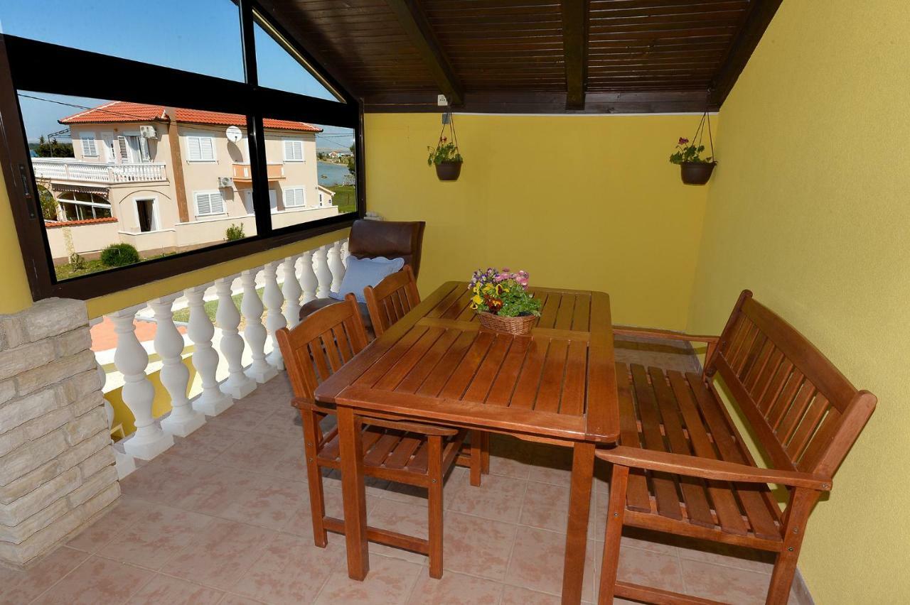 פריבלאקה Apartment House Simoni With Pool, Zadar County מראה חיצוני תמונה